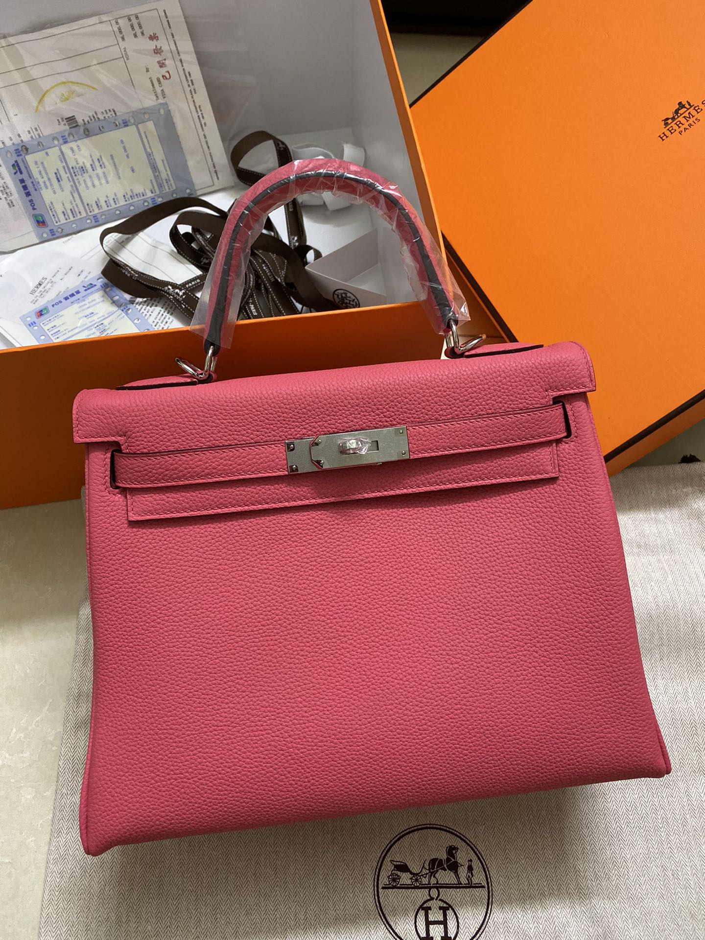 Hermes Kelly 28cm Handbag Shoulder Bag in Rose Red Togo Leather